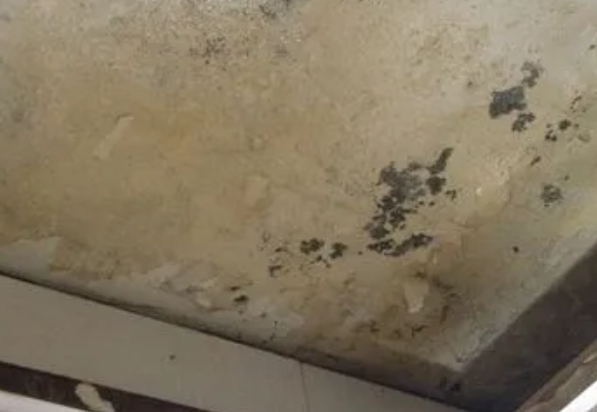 二七阳台漏水维修公司分享下二七卫生间渗水维修需要注意哪些问题。